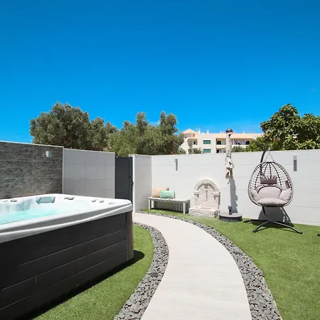 Calypso - Moradia Espaçosa Com Jacuzzi - Perto Da - Wi-fi Gratuito Villa